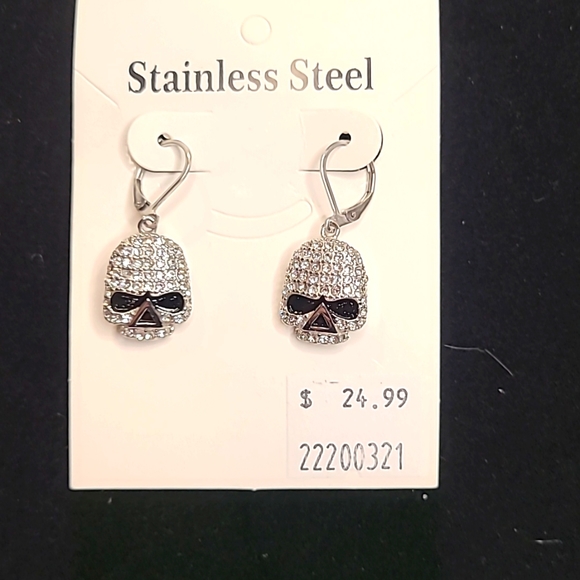 Dangle Skull Earrings - Picture 1 of 2